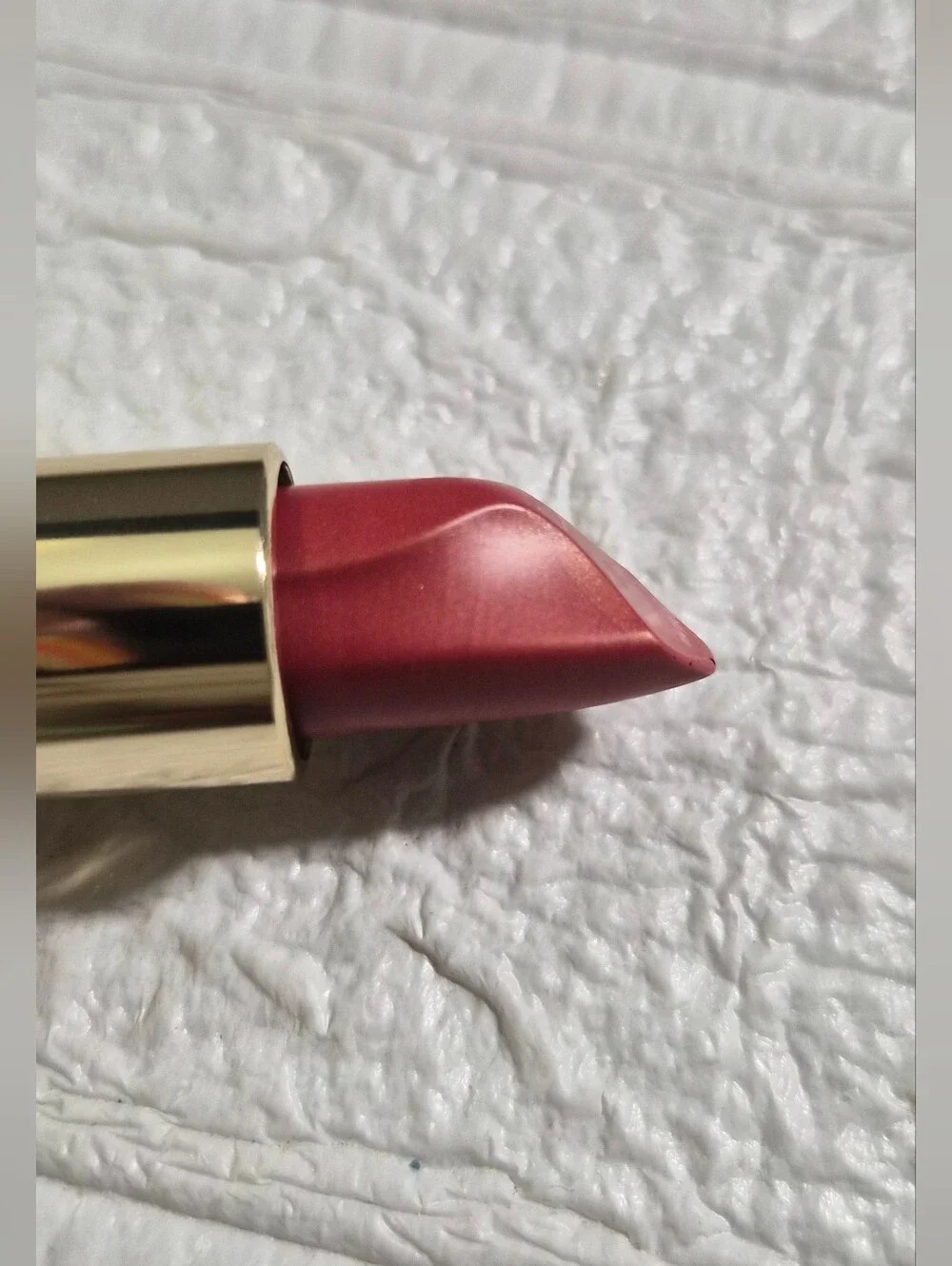 L'Oréal Colour Riche Les Nus Intense Lipstick in the shade 176 Nu Irreverent